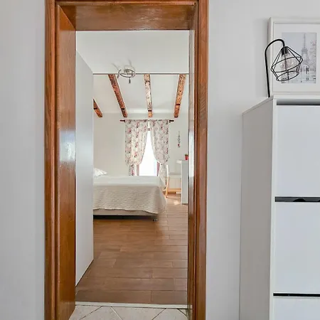 Apartment Marinela *