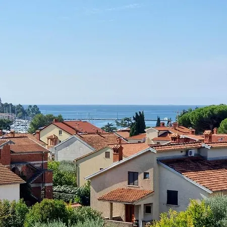 Marinela Apartment *