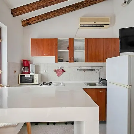 Apartment Marinela *