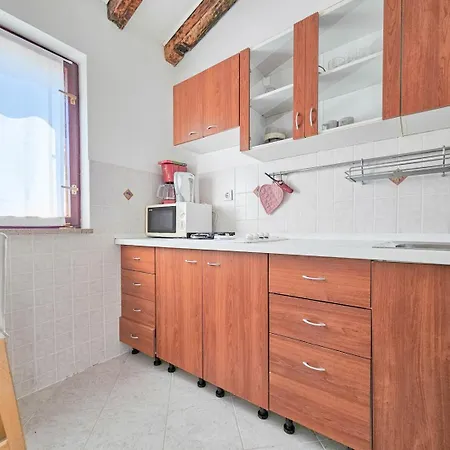 Apartment Marinela *