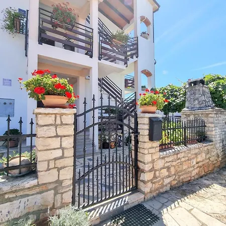 Apartment Marinela