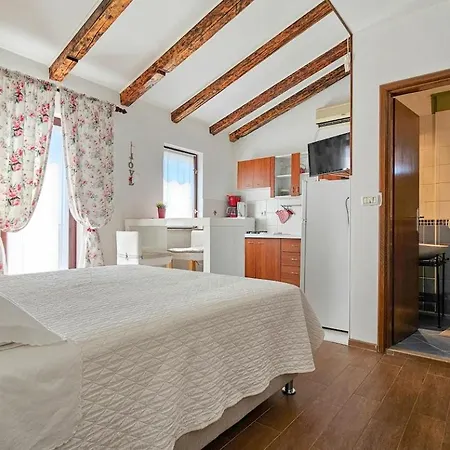 Marinela Novigrad Istria